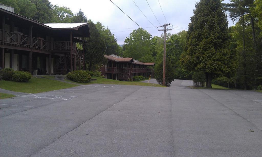 Roaring Brook Ranch Resort بحيرة جورج المظهر الخارجي الصورة