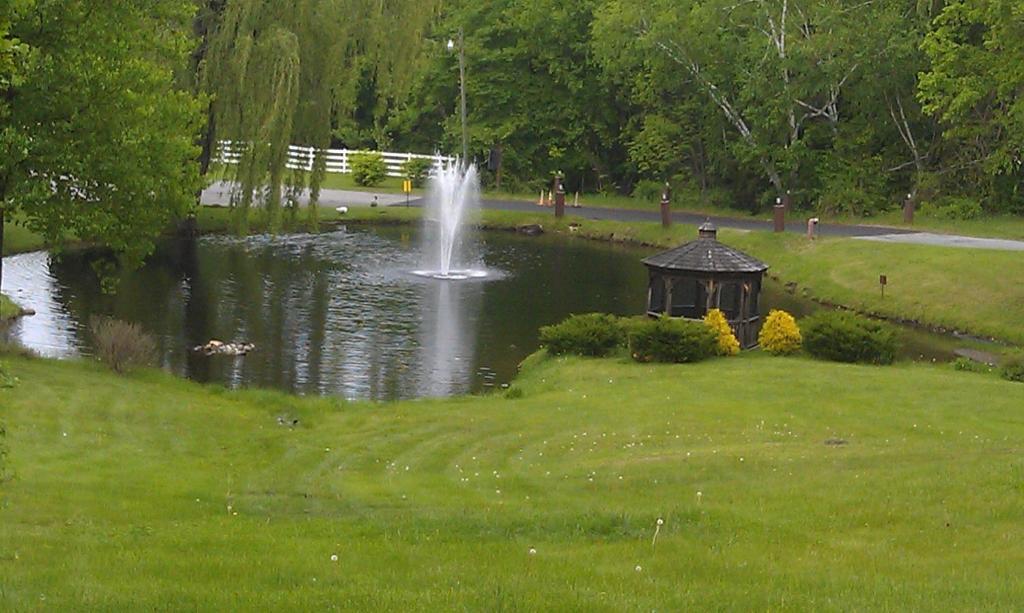 Roaring Brook Ranch Resort بحيرة جورج المظهر الخارجي الصورة