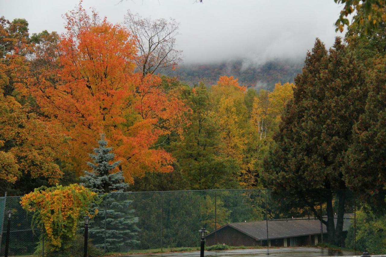 Roaring Brook Ranch Resort بحيرة جورج المظهر الخارجي الصورة